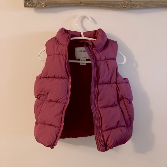 Old Navy Magenta Frost Free Puffer Vest Toddler Girl 18 - 24 Months - Picture 2 of 5